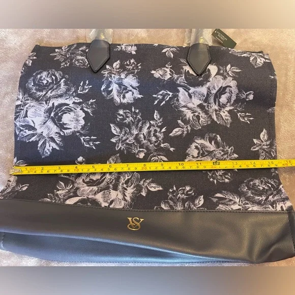 Victoria’s Secret tote bag - Picture 3 of 9